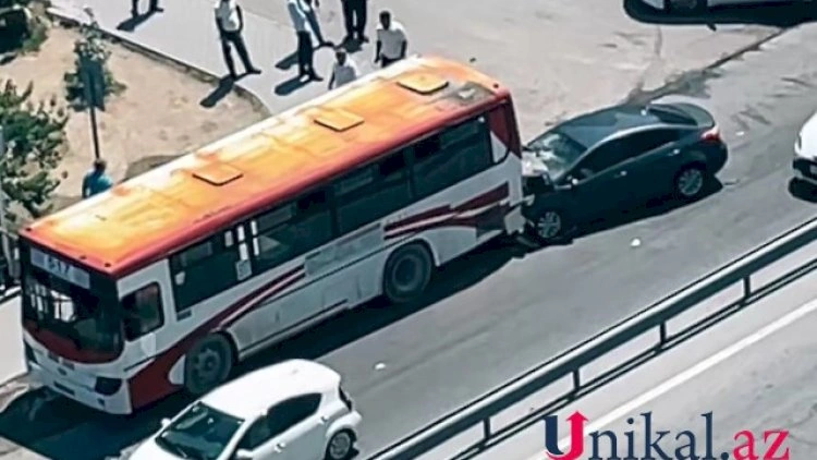 Bakı-Sumqayıt yolunda maşın avtobusa çırpıldı