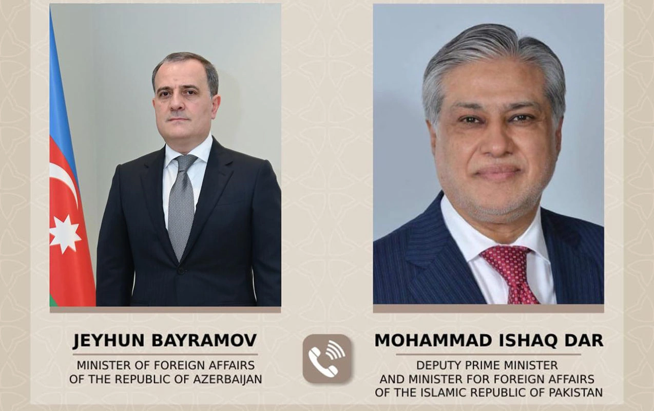 Ceyhun Bayramov Pakistanın XİN rəhbəri ilə danışdı