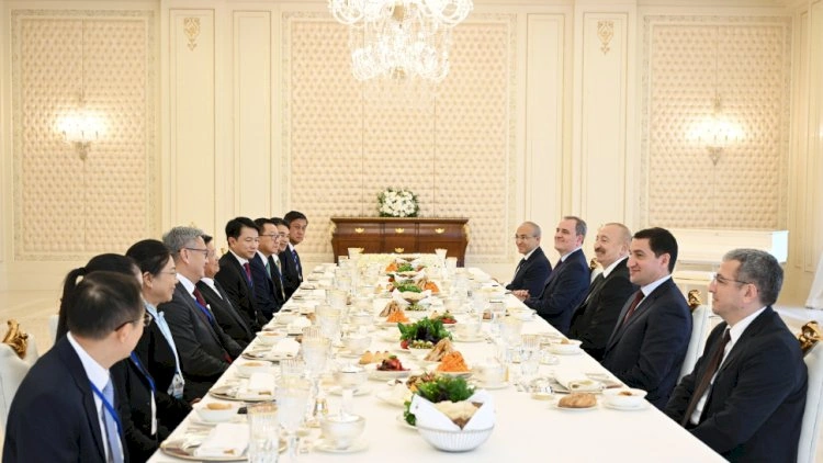 Prezidentin adından rəsmi nahar verildi