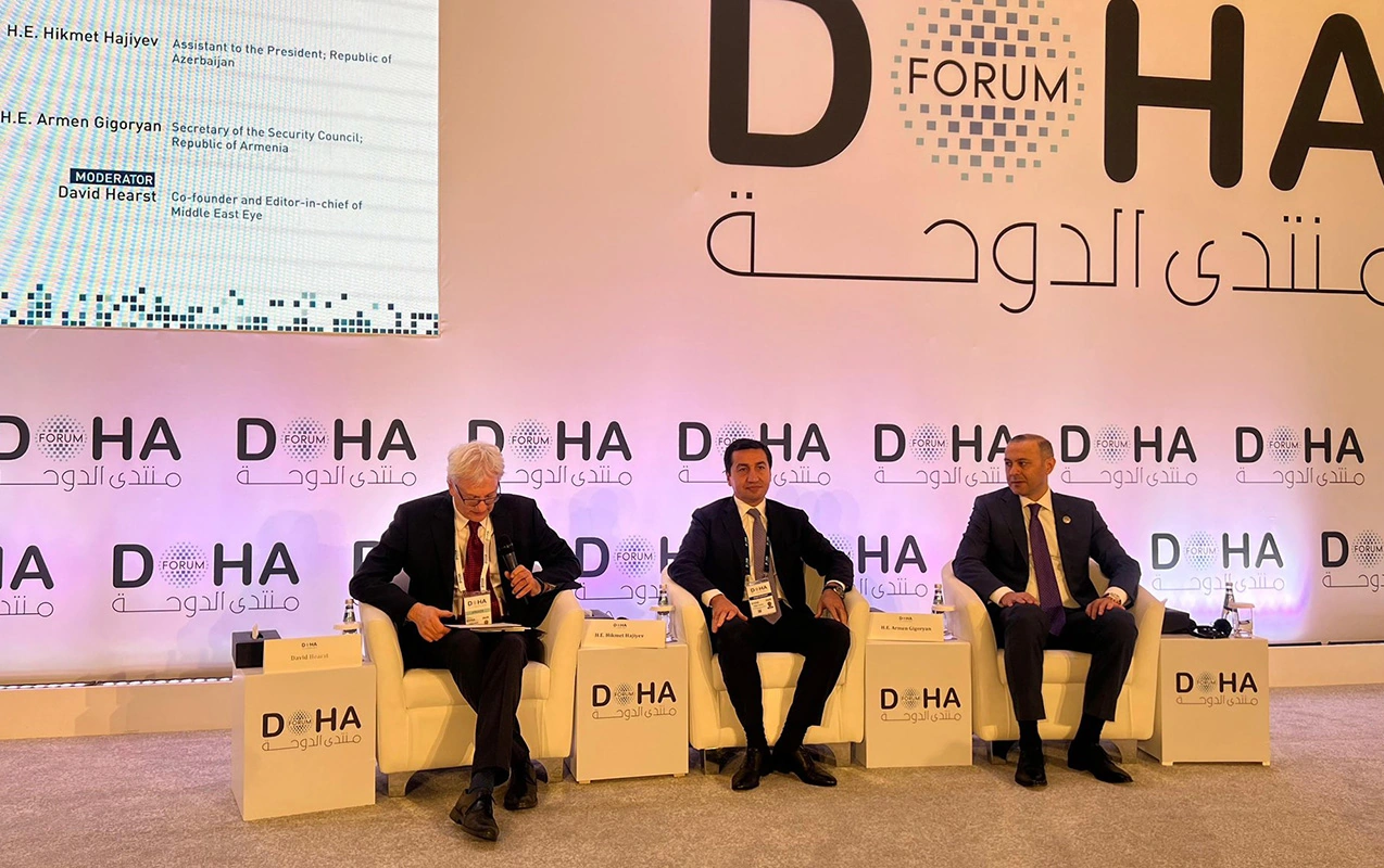 Hikmət Hacıyev və Armen Qriqoryan Qətərdə panel müzakirəsində iştirak etdi