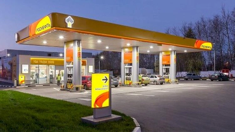 Rusiyanın daha bir şəhərində benzin bitdi