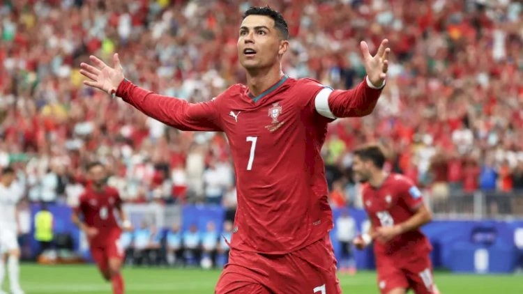 Portuqaliyanın baş məşqçisi iki oyunçunu müqayisəsini apardı