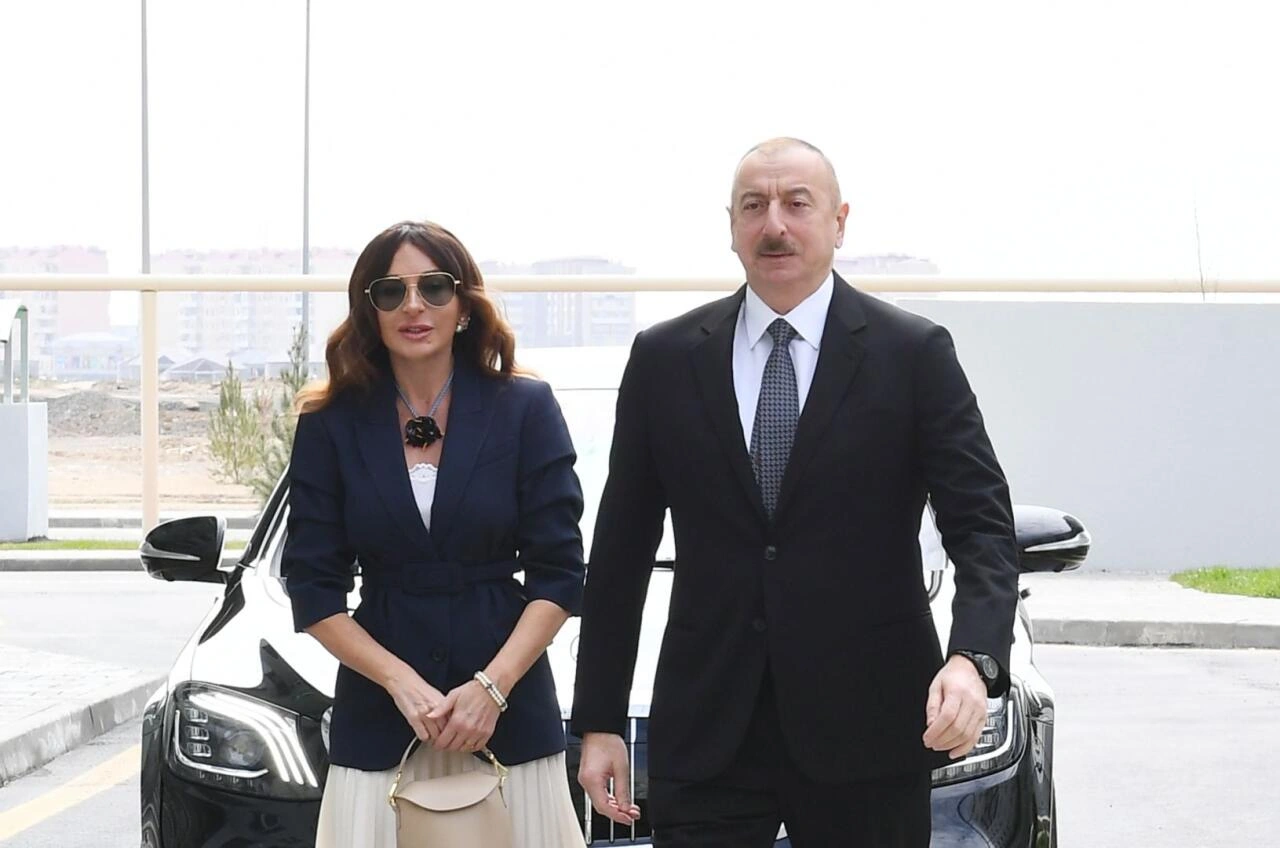 Prezident və ailə üzvləri Xocalı Soyqırımı Memorialının açılışını etdi