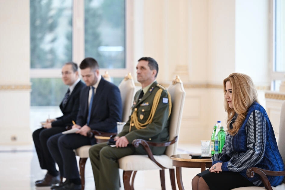 Prezident Yunanıstanın ölkəmizdə yeni təyin olunmuş səfirinin etimadnaməsini qəbul edib