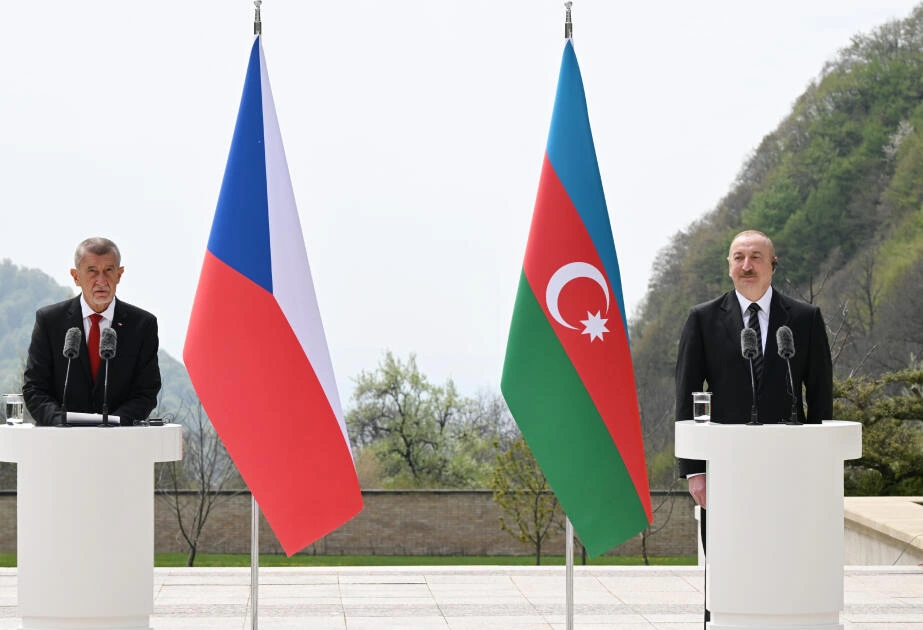 Andrey Babiş: Milli enerji operatorumuz Azərbaycandan təbii qaz almaq niyyətindədir