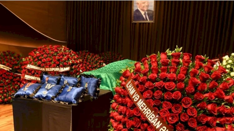 Mərhum Xalq şairi ilə vida mərasimi keçirilir