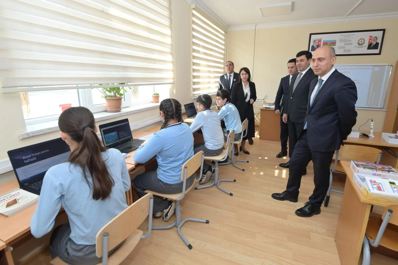 Emin Əmrullayev Xaçmazda tədris prosesi ilə tanış olub - FOTO