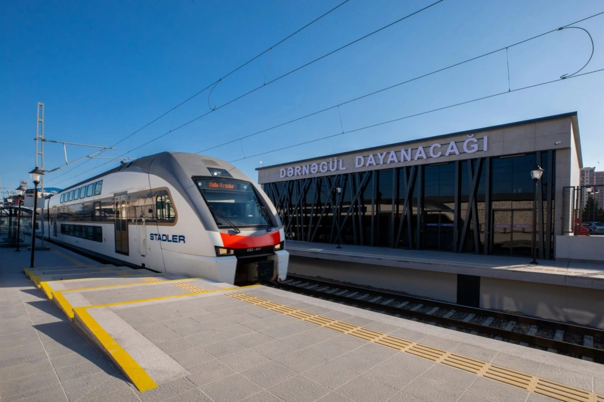 Sumqayıt qatarı qəza törətdi, ölən var