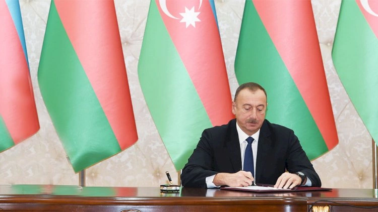 Prezident məhkəmə sədrləri və hakimlərə dair Sərəncam imzaladı