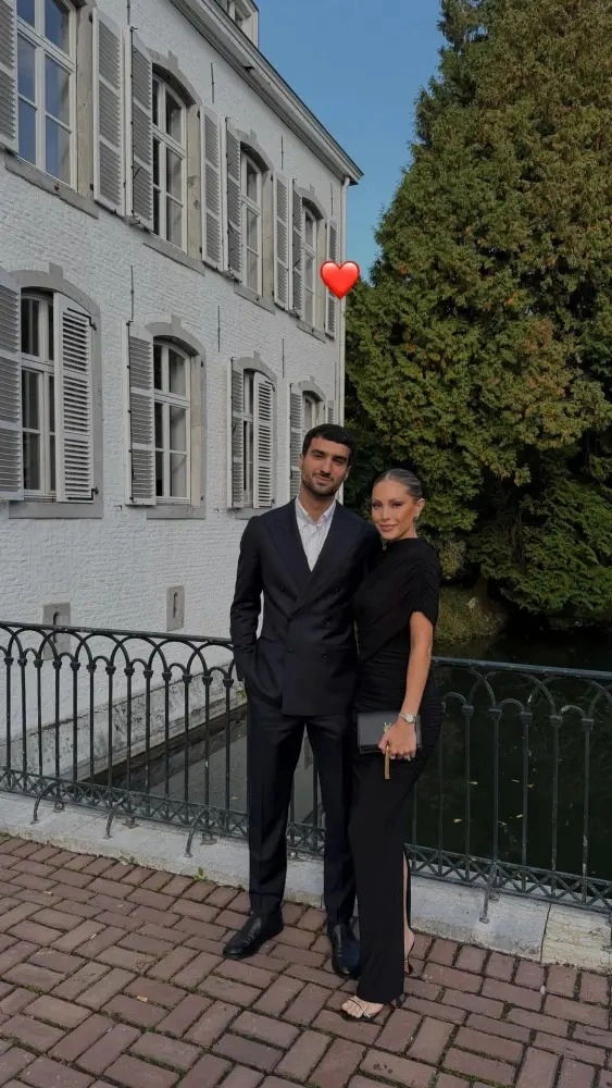 Mahir Emreli sevgilisi ilə... - FOTO