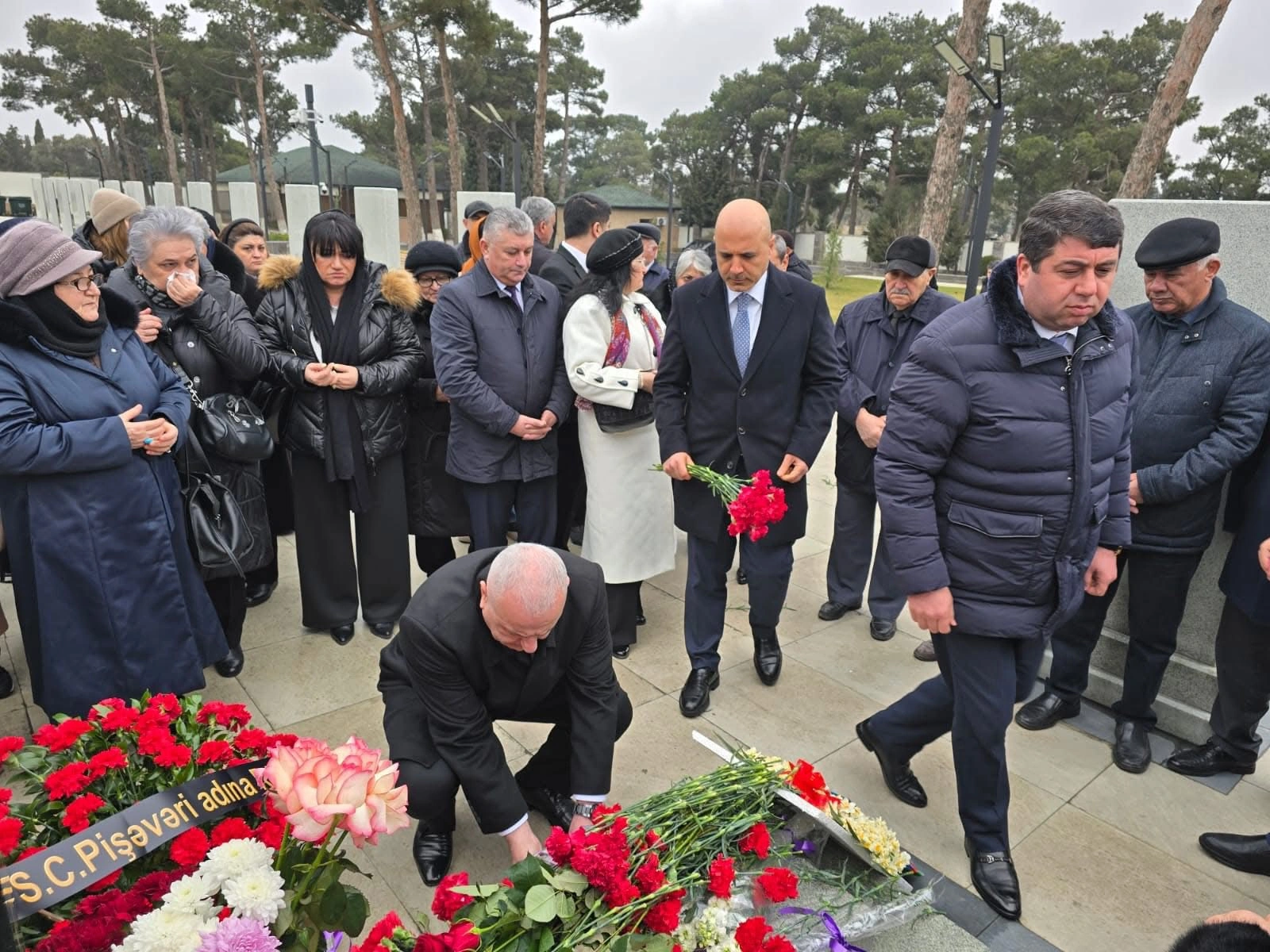 Ülvi Quliyev şəhid leytenantın məzarını ziyarət etdi - FOTOLAR