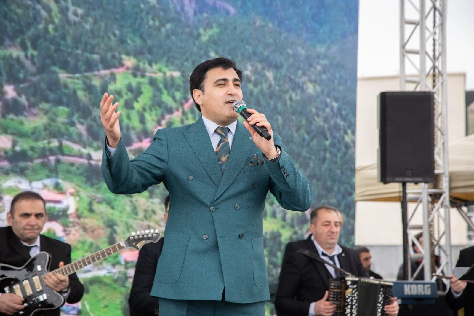 Cəbrayıl rayonunun yenidən qurulan Horovlu kəndində Novruz festivalı və sərgi-satış yarmarkası keçirildi (FOTO/VİDEO)