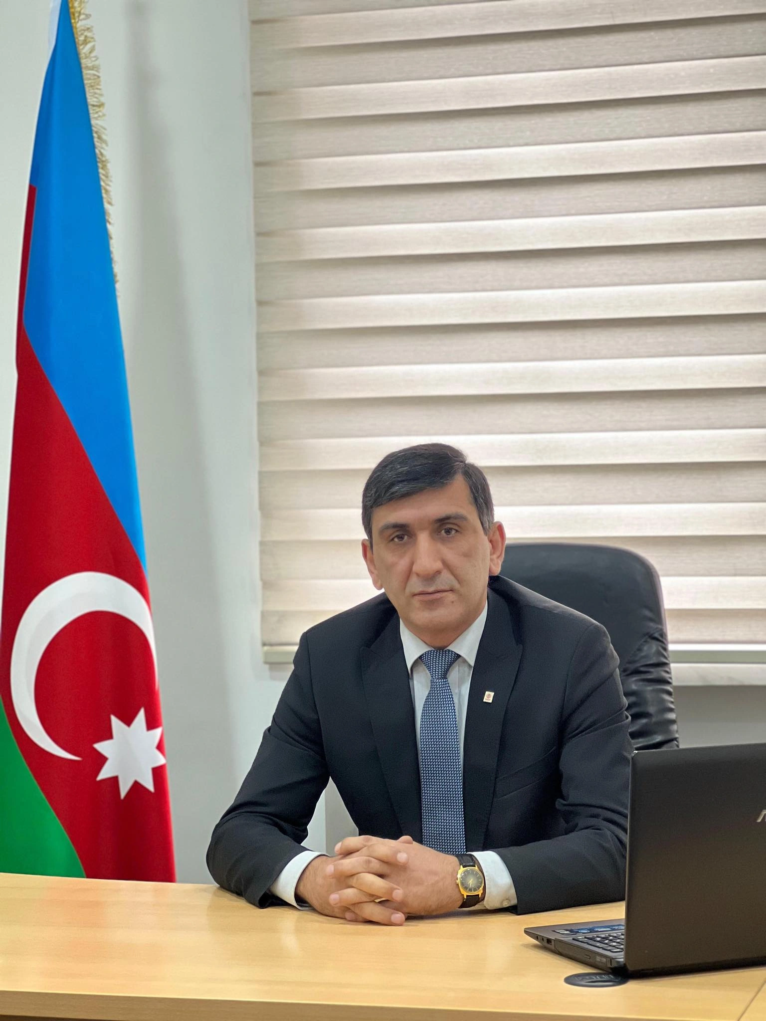 Tramp buna görə təzyiqlərə məruz qalır - ŞƏRH