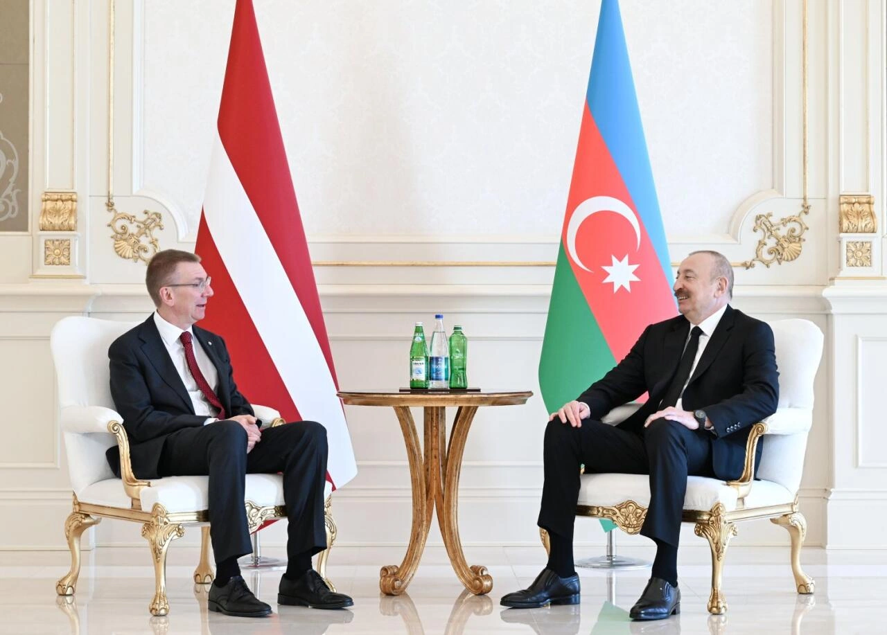 Prezident İlham Əliyevin Latviya Prezidenti ilə təkbətək görüşü olub - FOTO