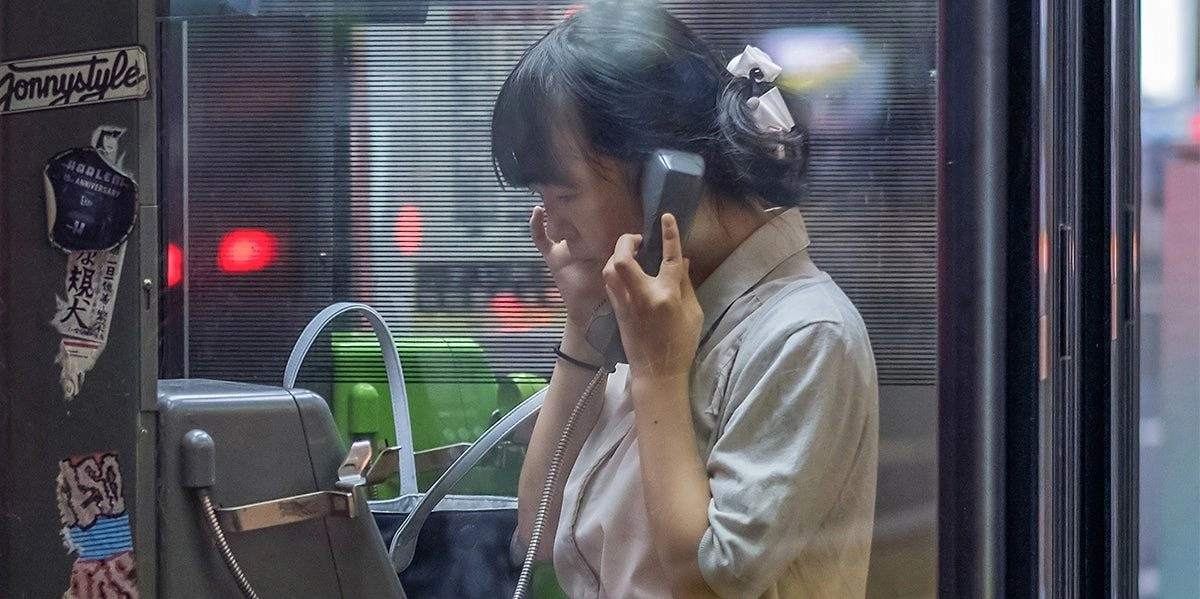 Vəfat edənlərlə “danışmaq” üçün telefon kabinəsi