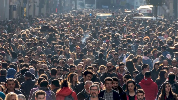 Tarixdə ilk: Dünyada yaşlı insanların sayı uşaqları geridə qoydu
