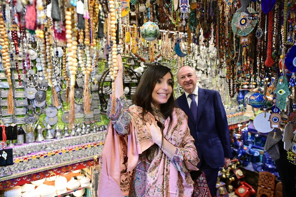Leyla Əliyeva Maskatda Oman Milli Muzeyində və Mutrah bazarında olub - FOTO