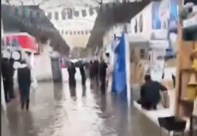 “Sədərək” ticarət mərkəzini su basdı - Video