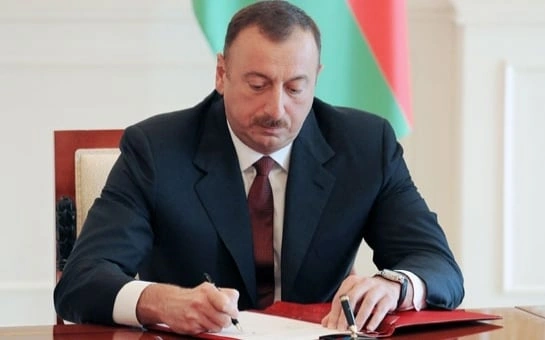 Prezident 2 fərman imzaladı