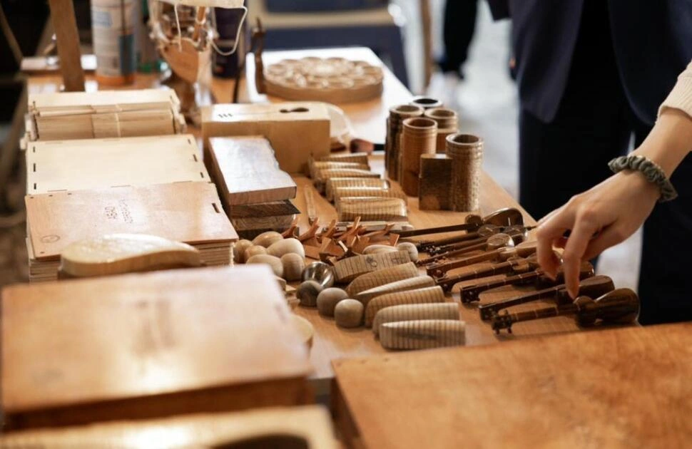 Leyla Əliyeva və Arzu Əliyeva Lənkəranda yerli sənətkarın yaradıcılığı ilə tanış olublar - FOTO