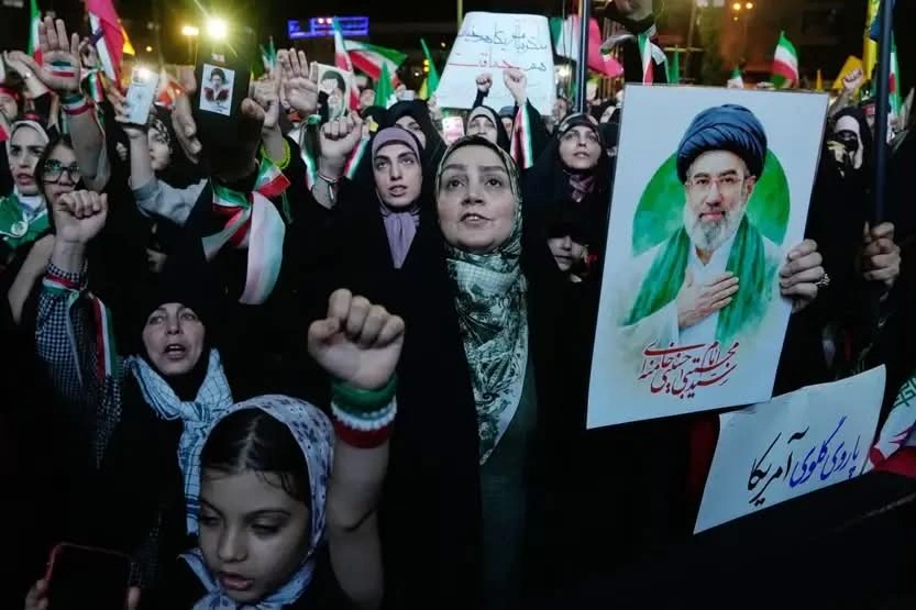 Müharibənin kölgəsində Tehran: İki fərqli həyat