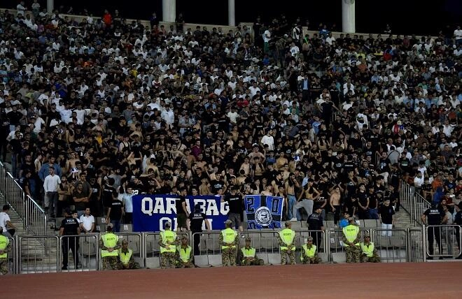 Qarabağ azarkeşlərinə görə cərimələndi