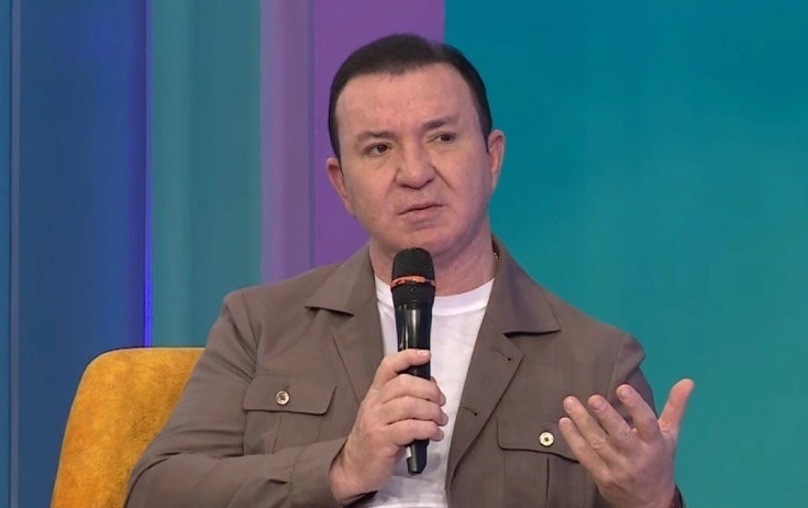 Yanaq yarım metr qabağadır, dişlər əcaib, qorillaya oxşayırlar