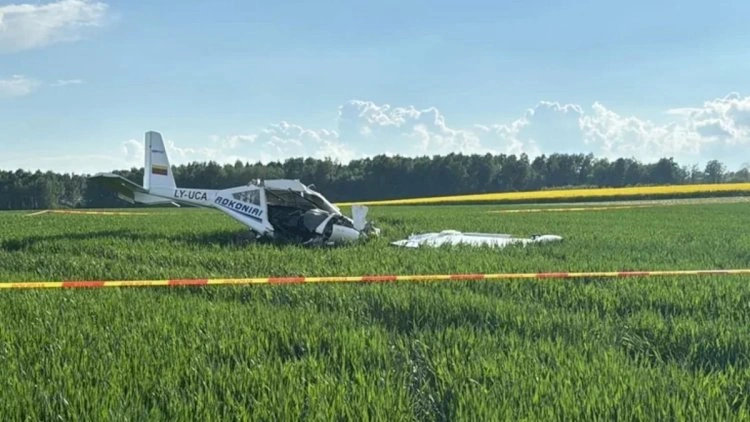 Litvada yüngül mühərrikli təyyarə qəzaya uğradı, pilot öldü