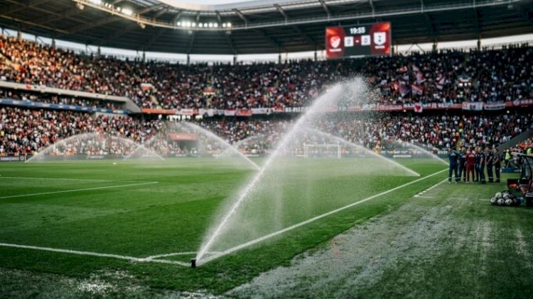 Matçdan əvvəl futbol meydançası niyə sulanır? – Səbəbi təəccübləndirəcək