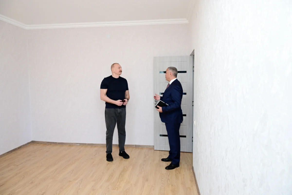 İlham Əliyev Xocalıda fərdi evlərlə tanış oldu - FOTOLAR