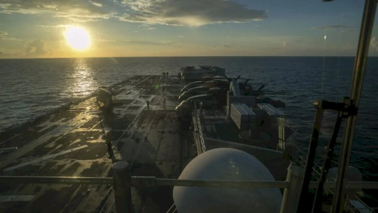 ABŞ Oman körfəzində İrana məxsus tankerdə axtarış apardı