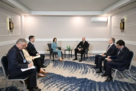 İlham Əliyev Antalyada Moldova Prezidenti ilə görüşdü