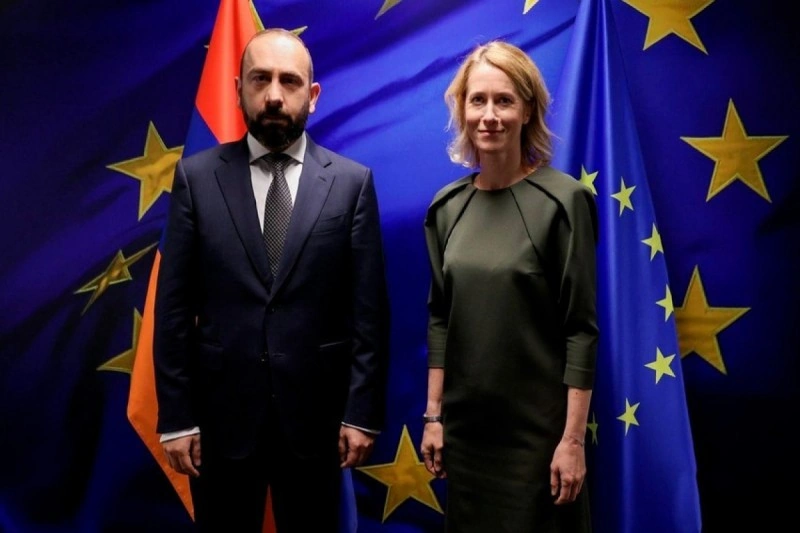 Mirzoyan Kallasla görüşdü