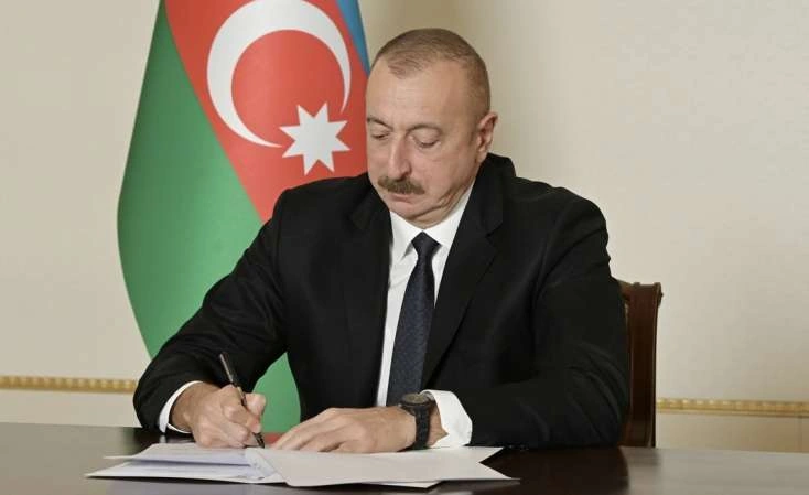 İlham Əliyev Sərəncam imzaladı