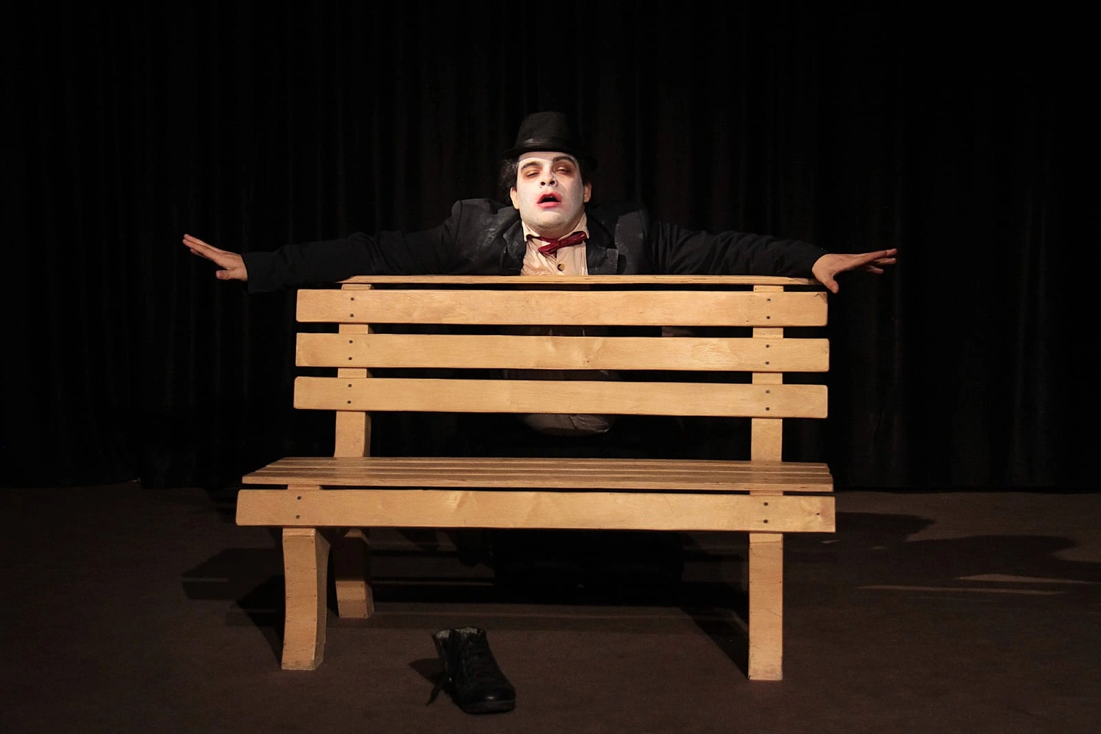 Azərbaycanda yeni teatr studiyası yarandı –  “Eynək” ilk tamaşasını təqdim etdi