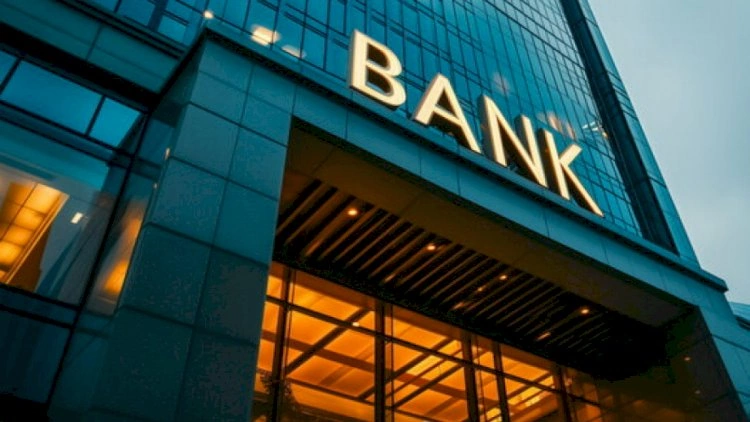 Azərbaycanda 2 bank birləşir