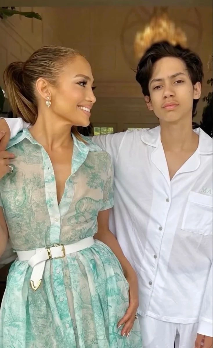 Cennifer Lopez 18 yaşlı əkizlərini paylaşdı - Fotolar