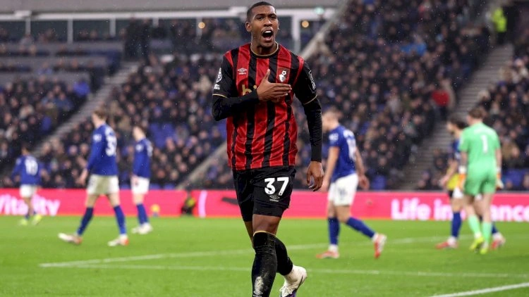 “Liverpul” transfer rekordunu qırmağa yaxındır