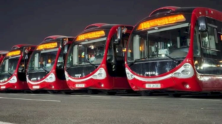 Bakıda bu avtobusda qiymət 65 qəpik oldu