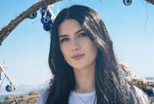 Bu şadlıq evi müəllimini vuran şagirdin ailəsinindir - Atası biznesmen, babası isə..