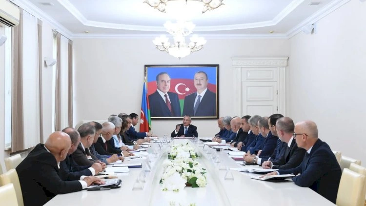 Rövşən Rzayev iclas keçirdi, tapşırıqlar verdi