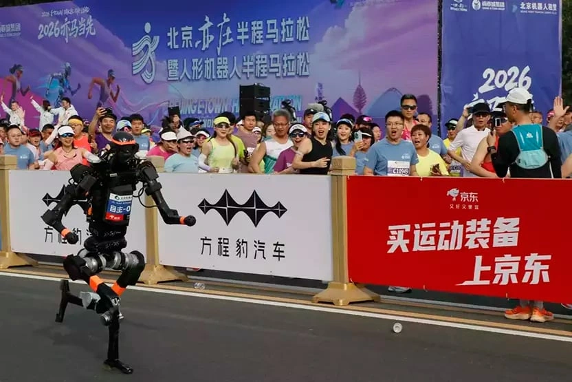 Yarımmarofonda rekord: Robotlar insanları geridə qoydu - FOTO
