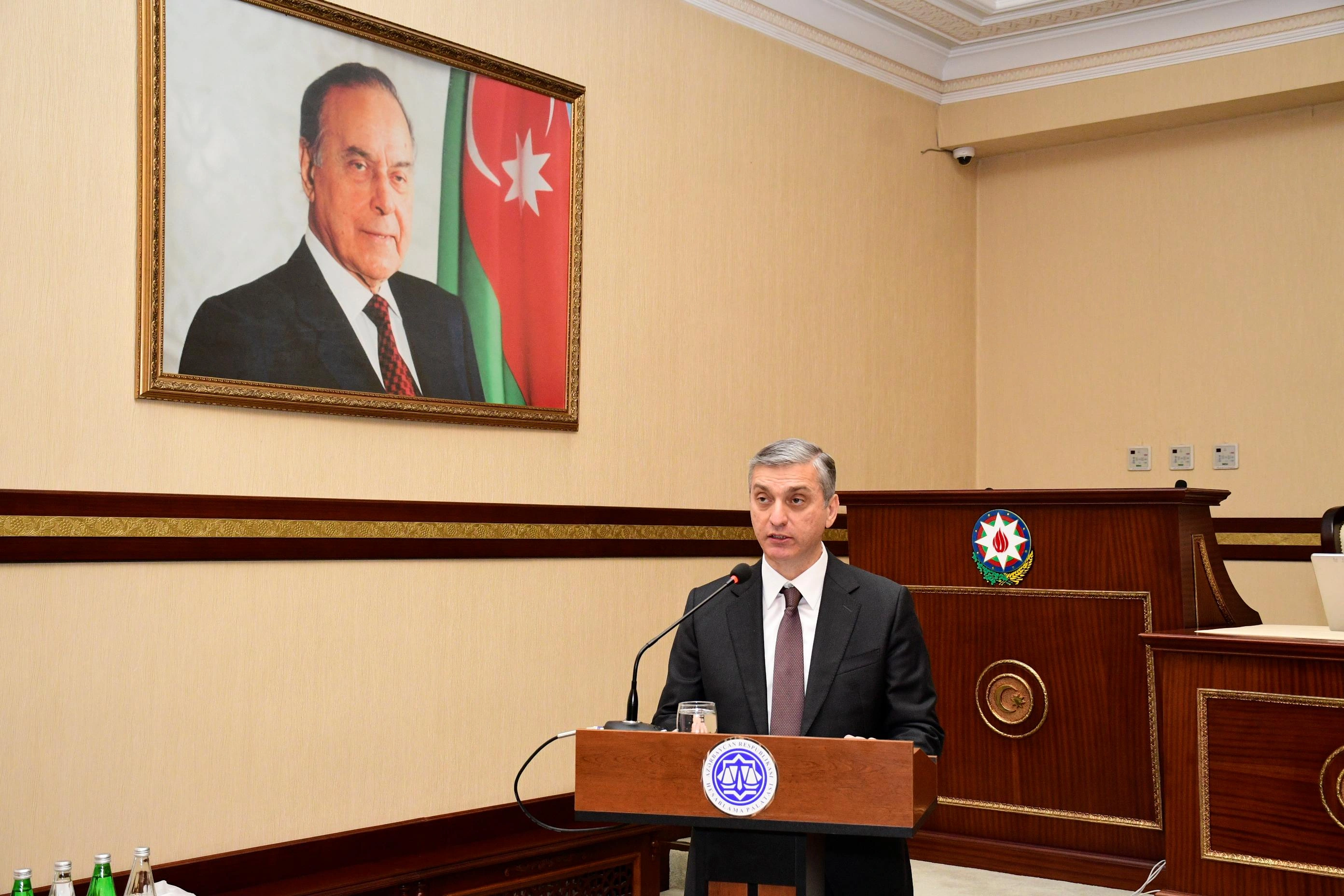 Hesablama Palatasında “Heydər Əliyev və Azərbaycan Konstitusiyası: Suverenliyin təməli” mövzusunda tədbir keçirilib