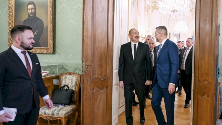 Bratislavada Prezident İlham Əliyevin Slovakiya Prezidenti ilə geniş tərkibdə görüşü oldu - Fotolar