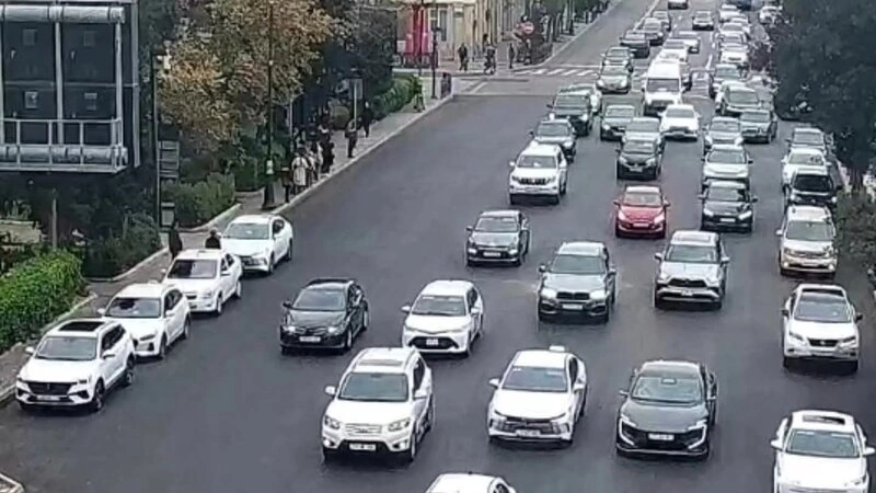 Bu yollarda tıxac var - SİYAHI