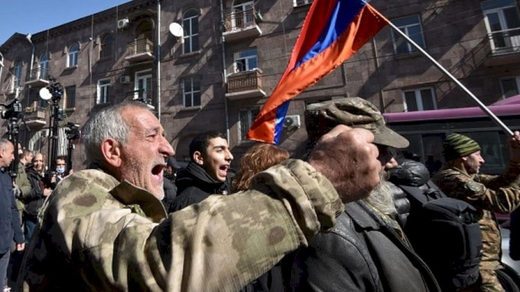 Ermənistan vətəndaş müharibəsinə doğru gedir -   Tərəflər bir-birinin qanına susayıb