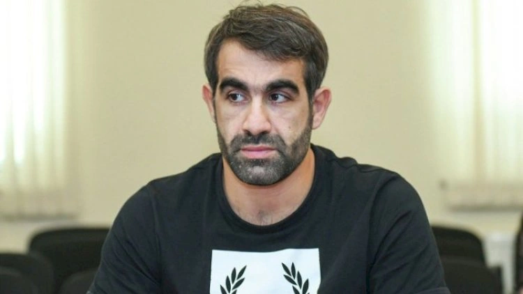 Rafael Ağayevdən SENSASİON açıqlama: “Dedilər ki, ortaya pul qoy”