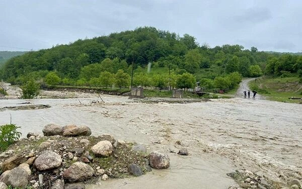 Qusarda gənci sel apardı