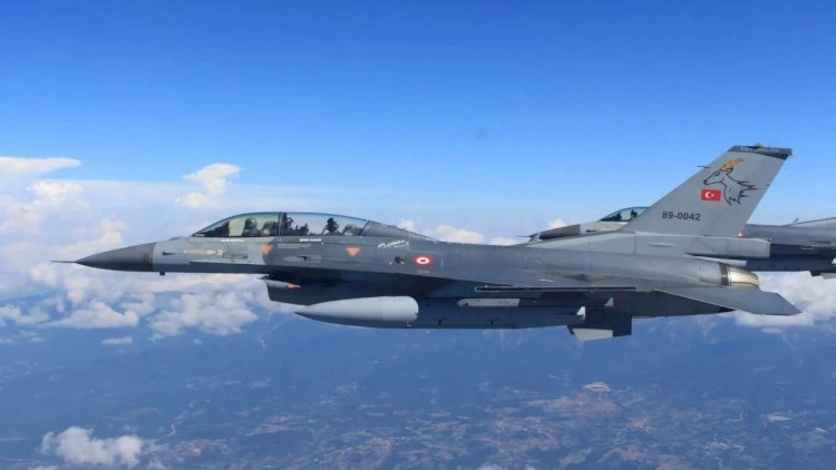 Türkiyə MN: Ölkənin hava məkanına yaxınlaşan PUA F-16 qırıcıları vasitəsilə zərərsizləşdirildi