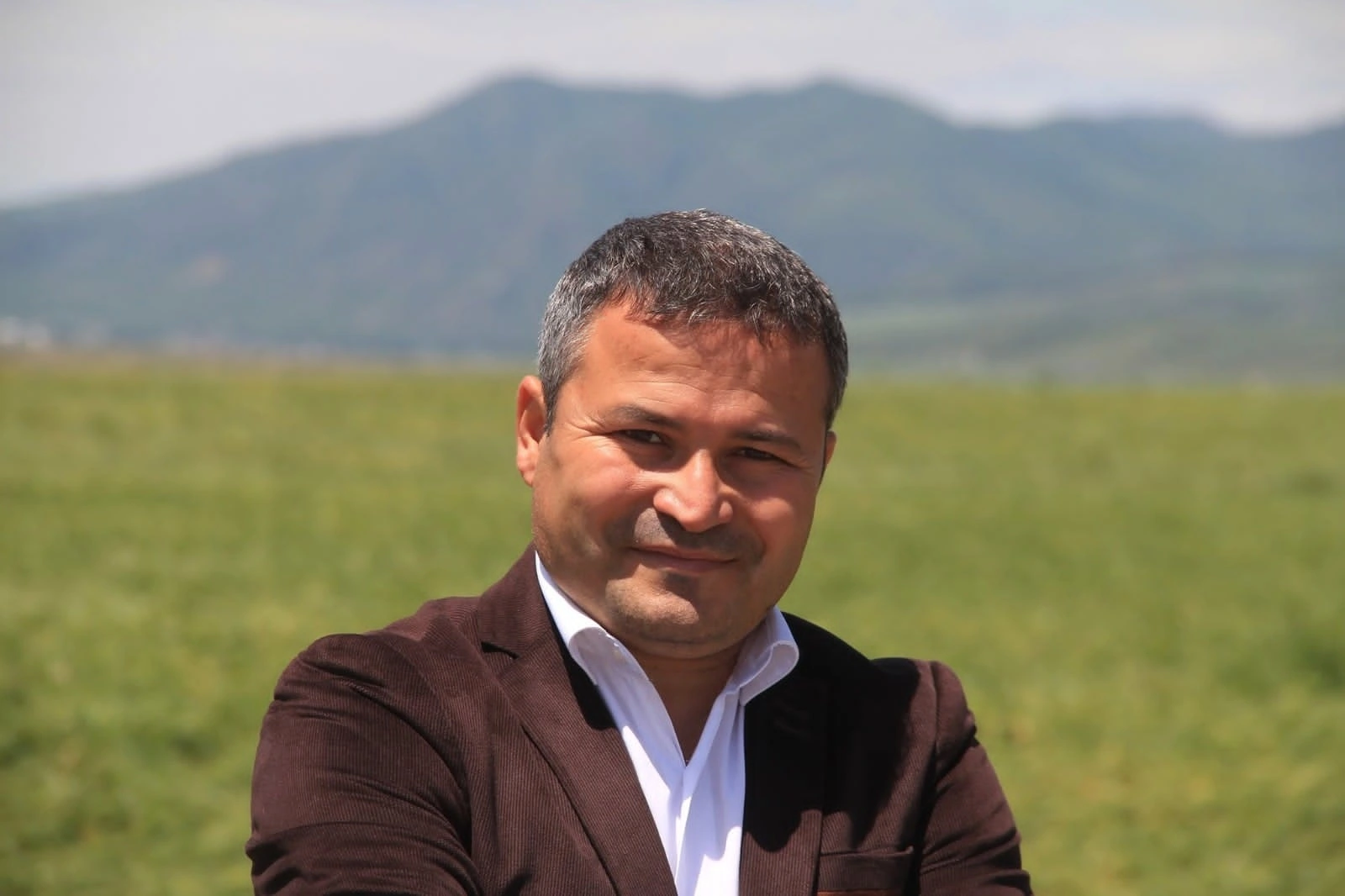 Orxan Fikrətoğlunun Osmanlıya “atdığı daş”: “Məzarına zərər vurulub”